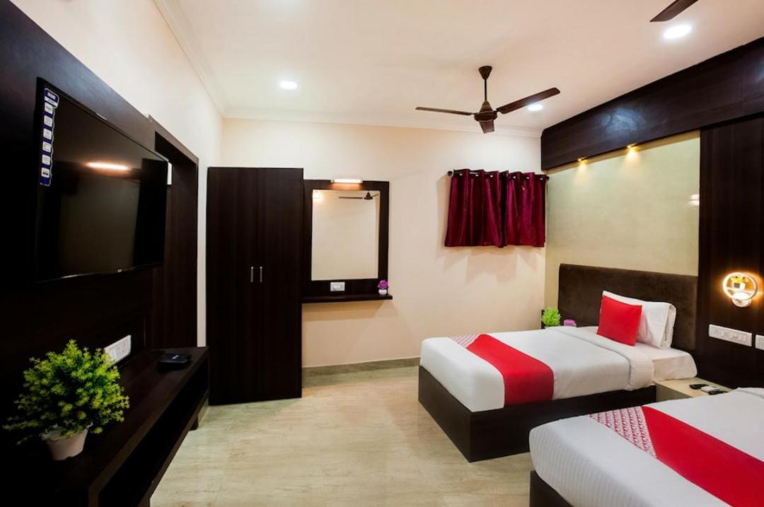 Hotel Park Tower Chennai Exterior photo