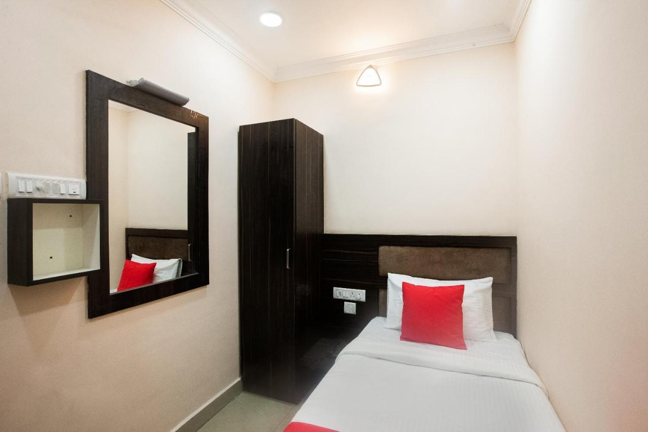 Hotel Park Tower Chennai Exterior photo